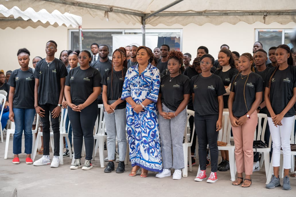 Denise Nyakeru et les candidats de la bourse Excellentia 4 ème édition